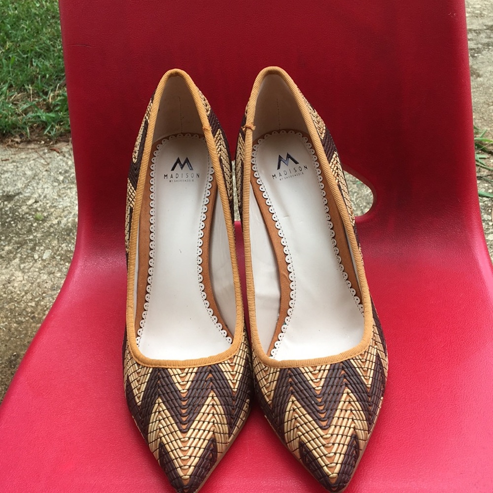 Brown & Tan 👠 heels leather like with suede heel - Picture 2 of 5